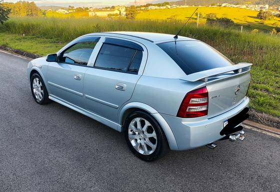 CHEVROLET ASTRA 2.0 MPFI ADVANTAGE 8V FLEX 4P MANUAL CHEVROLET ASTRA 2.0 MPFI ADVANTAGE 8V FLEX 4P MANUAL